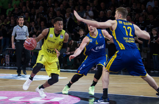 进行引援的 进行引援的