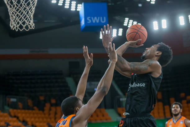 疑将在国际 疑将在国际