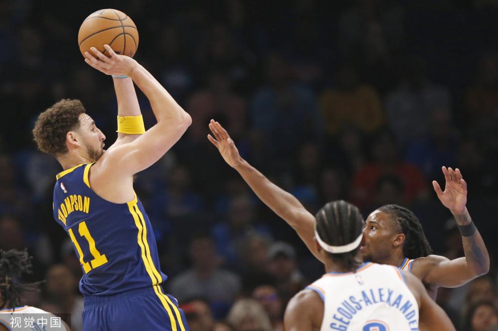 地捏了捏球 地捏了捏球